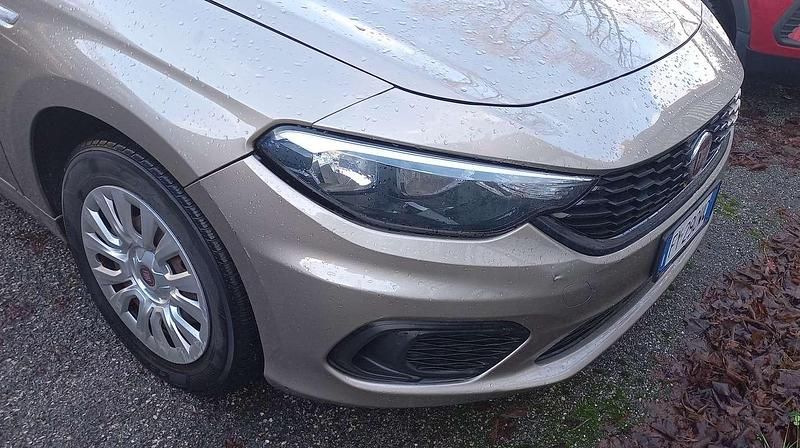 Usata Fiat Tipo Lounge 95 CV (69 kW) 2019 Beige Berlina