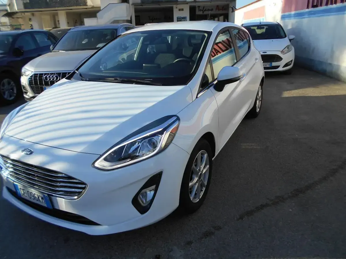 Usata Ford Fiesta 74 CV (54 kW) 2021 Bianco Utilitaria