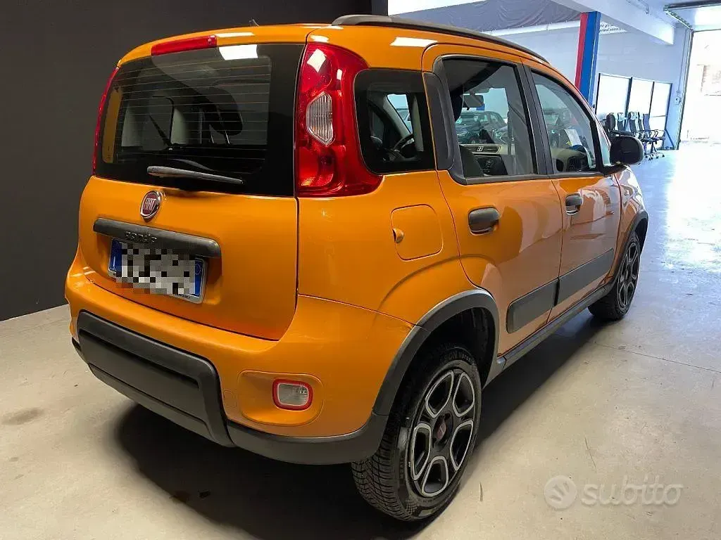 Usata Fiat Panda City Life 84 CV (61 kW) 2021 Orange pastello Utilitaria