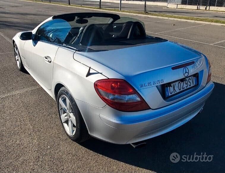 Usata Mercedes SLK200 163 CV (119 kW) 2004 Argento Cabrio