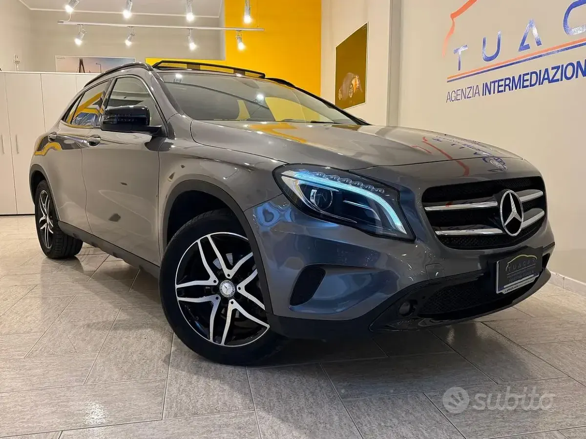 Usata Mercedes GLA200 Premium 136 CV (100 kW) 2016 Grigio SUV