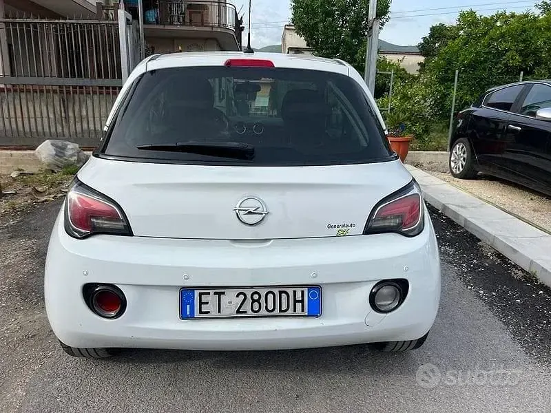 Usata Opel Adam Glam 101 CV (74 kW) 2014 Bianco Utilitaria