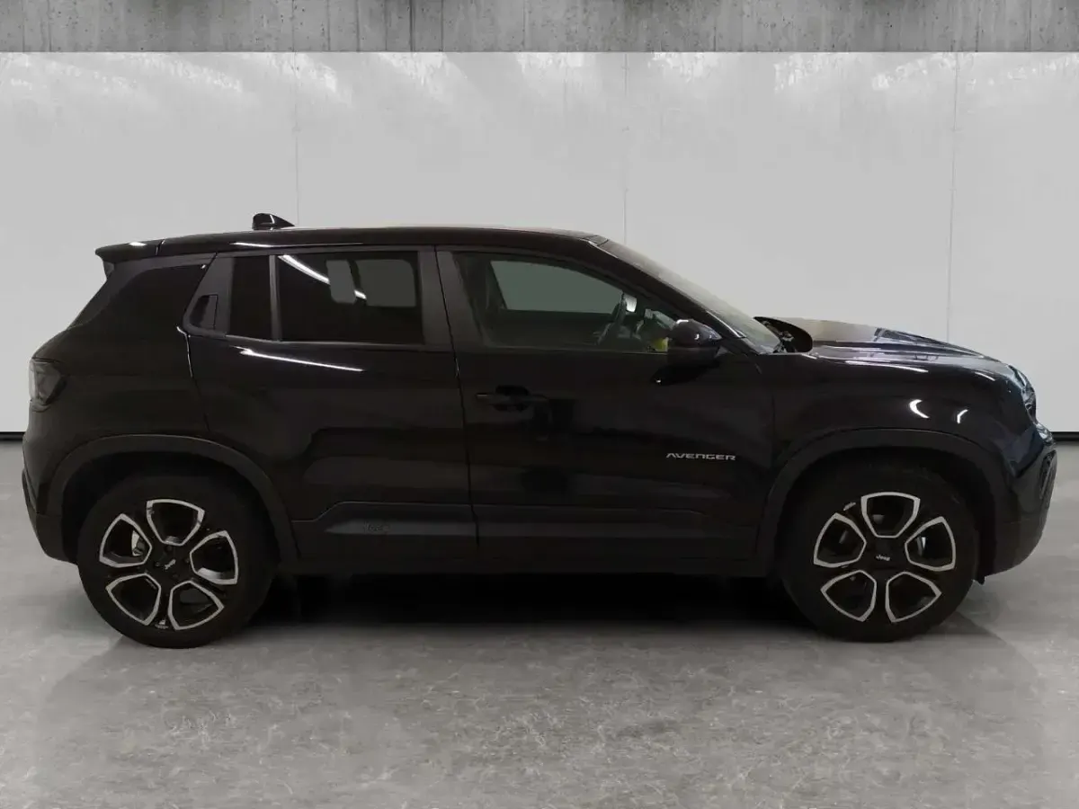 Usata Jeep Avenger Summit 100 CV (73 kW) 2023 Nero SUV