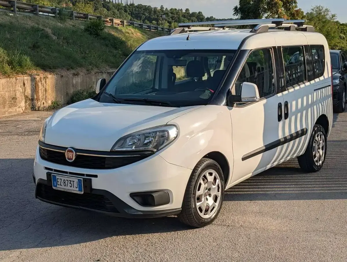 Usata Fiat Doblò Lounge 105 CV (77 kW) 2015 Bianco Monovolume