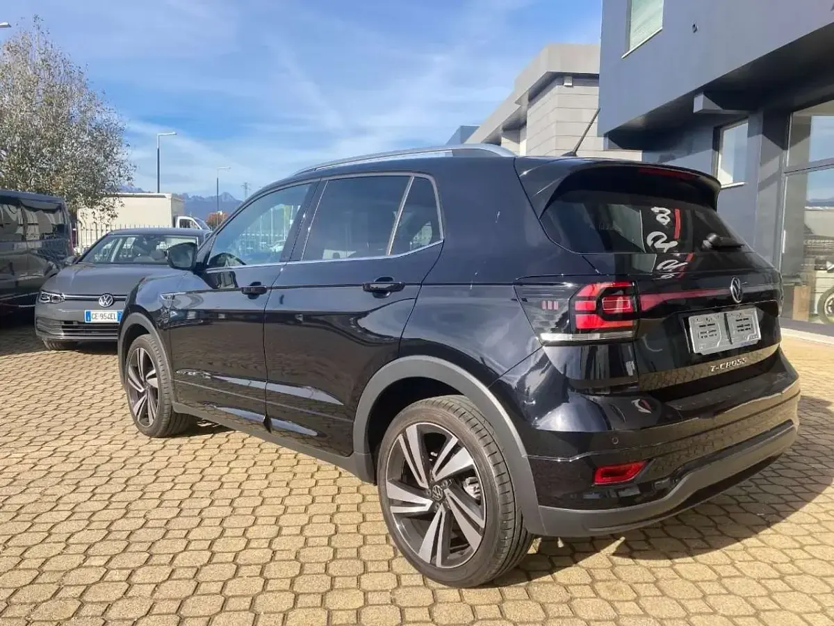 Usata VW T-Cross R-line 150 CV (110 kW) 2021 Nero SUV