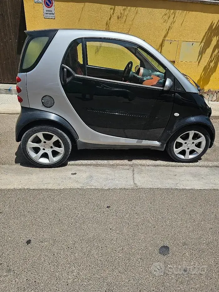 Usata Smart ForTwo Cabrio 41 CV (30 kW) 2005 Nero Cabrio