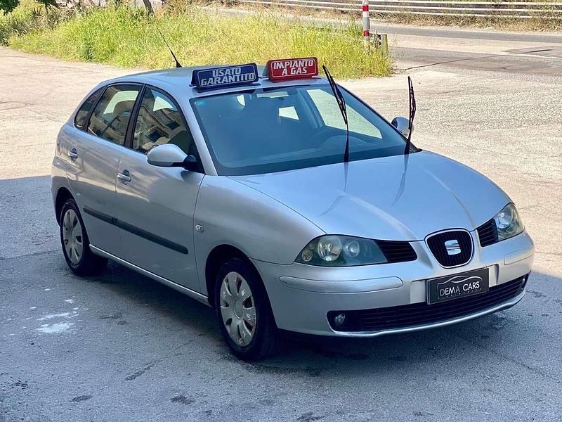 Usata Seat Ibiza 75 CV (55 kW) 2003 Argento Berlina