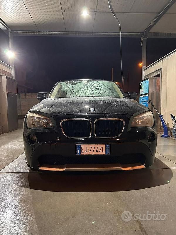 Usata BMW X1 150 CV (110 kW) 2011 Nero SUV