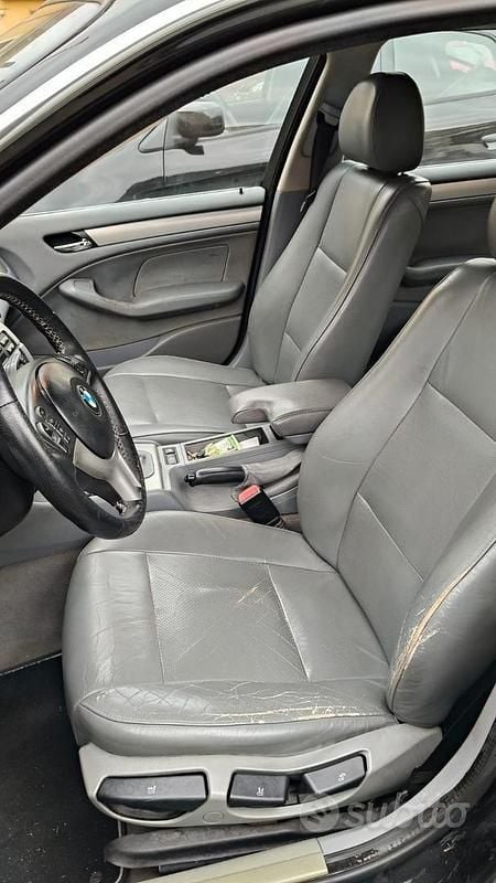 Usata BMW 330 204 CV (150 kW) 2004 Blu Station wagon