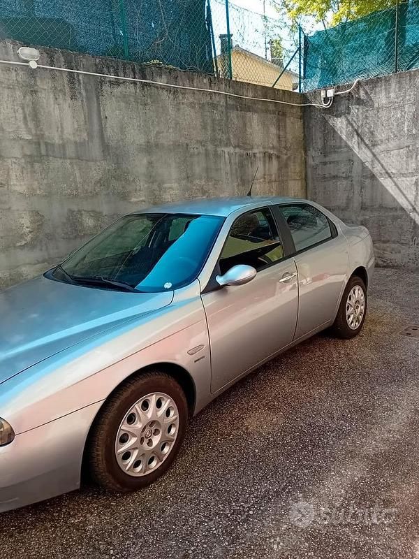 Usata Alfa Romeo 156 140 CV (102 kW) 2005 Grigio Berlina