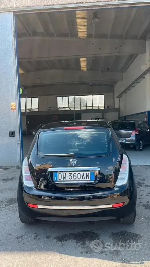 Usata Lancia Ypsilon 60 CV (44 kW) 2009 Nero Utilitaria