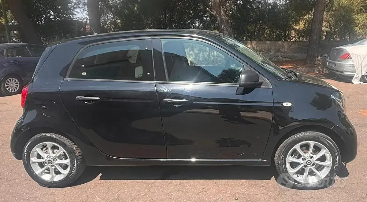 Usata Smart ForFour Passion 71 CV (52 kW) 2019 Nero Utilitaria