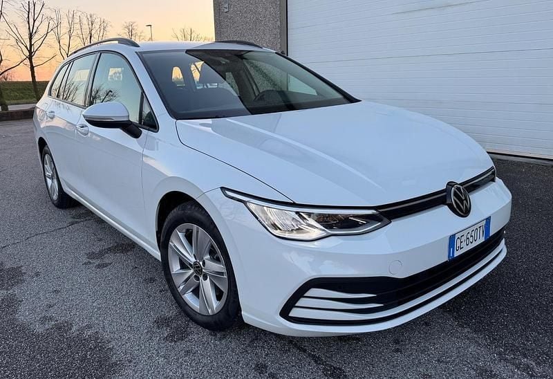 Usata VW Golf VIII Style 150 CV (110 kW) 2021 Bianco Station wagon