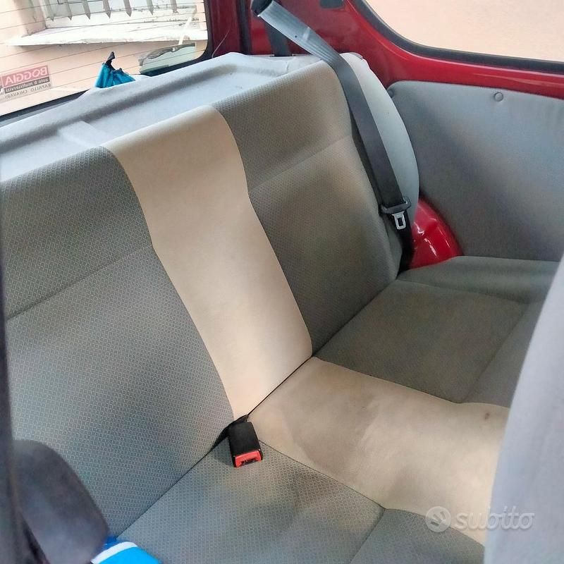 Usata Fiat 600 54 CV (39 kW) 2008 Rosso Utilitaria