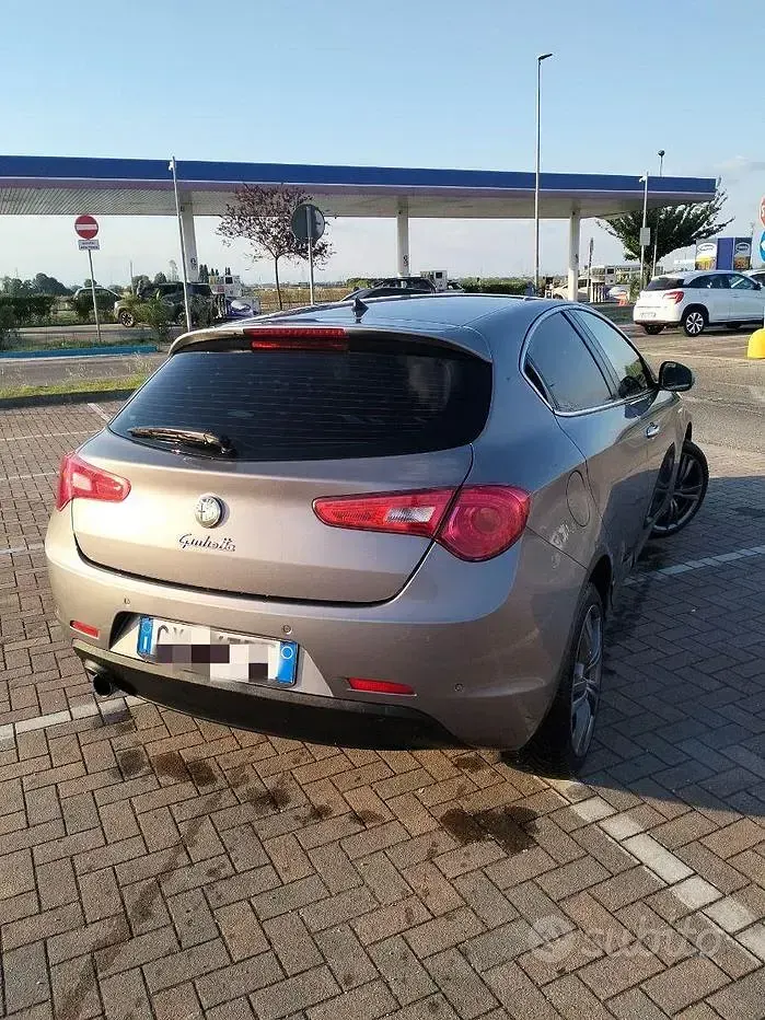 Usata Alfa Romeo Giulietta Progression 105 CV (77 kW) 2013 Grigio Utilitaria