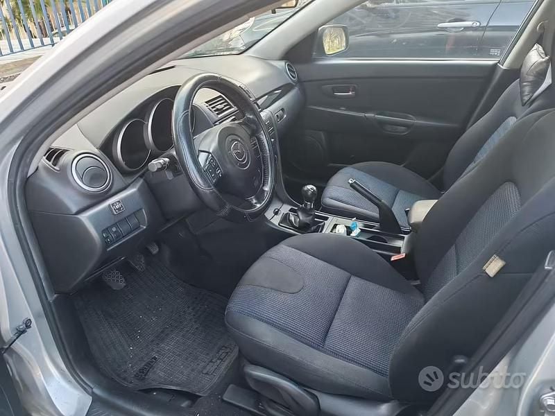 Begagnad Mazda 3 105 HK (77 kW) 2006 Grå Sedan