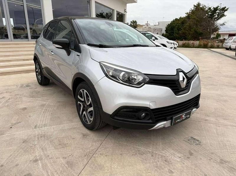 Usata Renault Captur Zen 90 CV (66 kW) 2016 Argento SUV