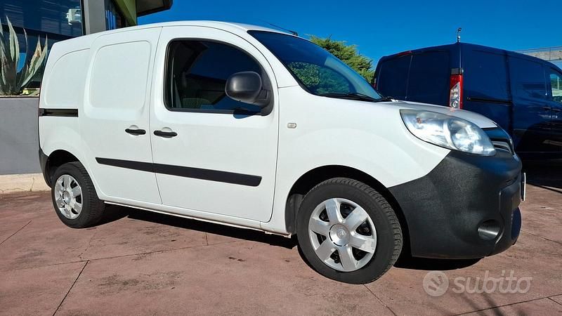 Usata Renault Kangoo 90 CV (66 kW) 2015 Bianco Monovolume