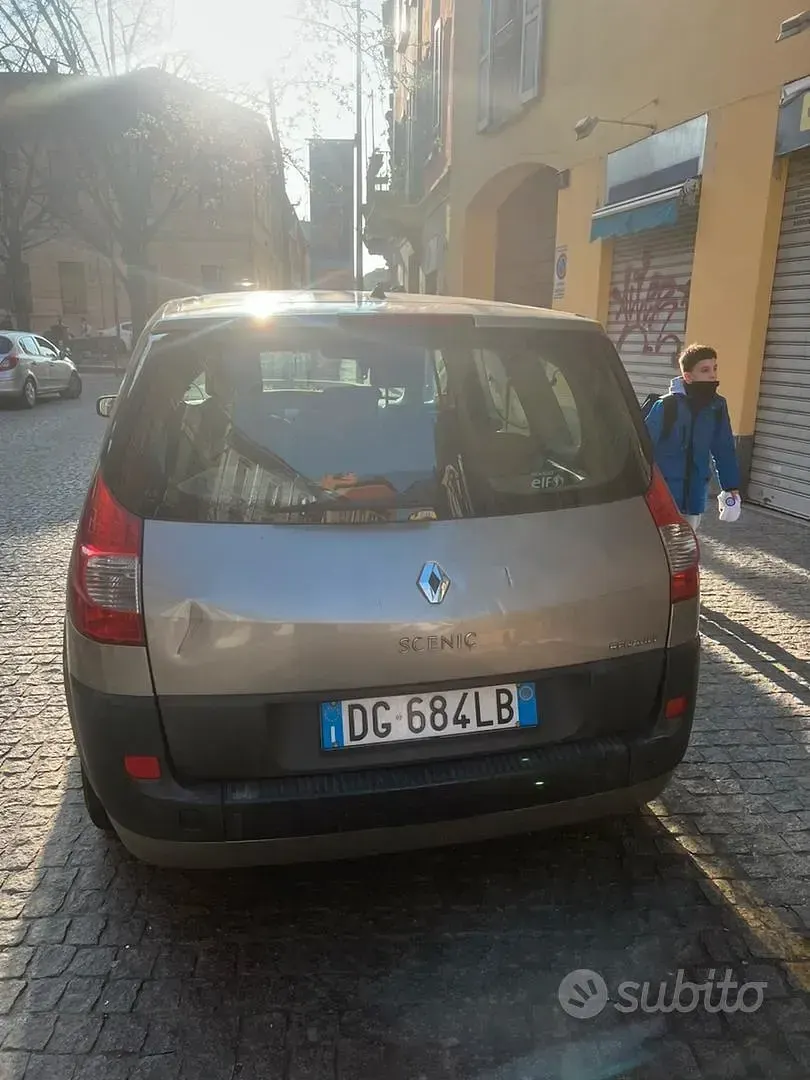 Occasion Renault Scenic E-Tech 98 PK (72 kW) 2007 Grijs Sedan