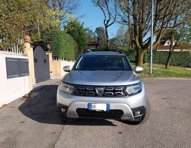 Usata Dacia Duster Prestige 101 CV (74 kW) 2022 Argento SUV