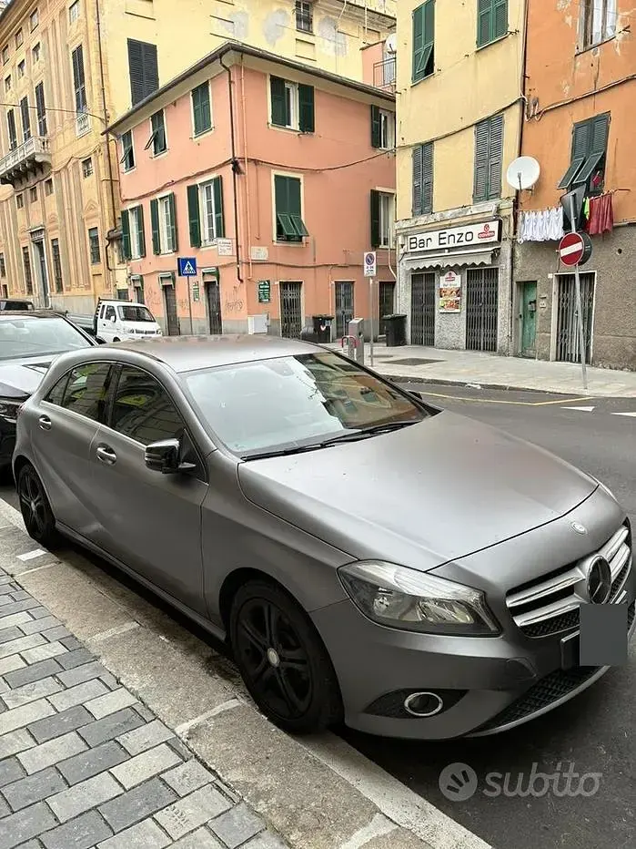 Usata Mercedes 180 109 CV (80 kW) 2014 Grigio Berlina