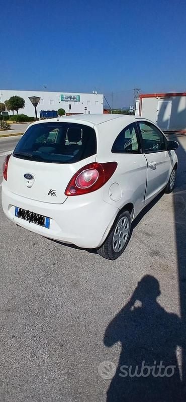 Usata Ford Ka 69 CV (50 kW) 2011 Bianco Utilitaria