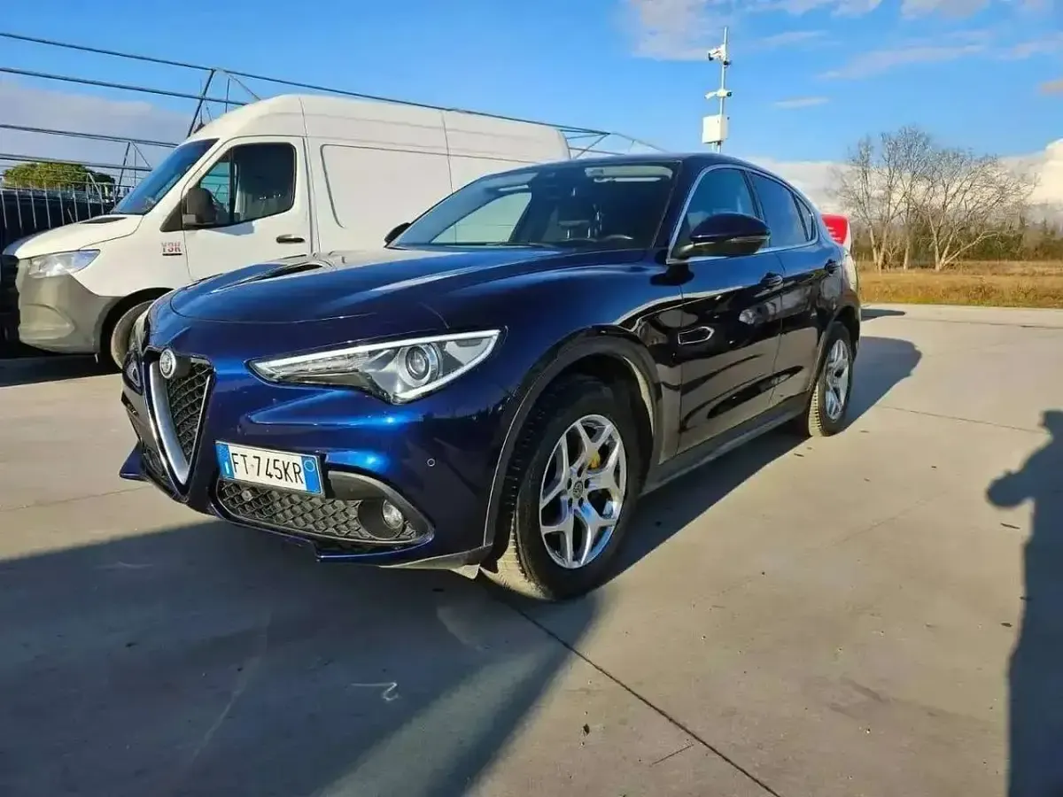 Usata Alfa Romeo Stelvio Executive 190 CV (139 kW) 2018 Rosso / colest414  SUV