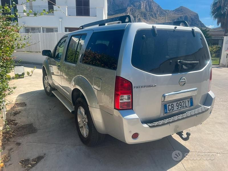 Grigio Usata 2005 Nissan Pathfinder SUV | 9000 € (Molto cara) - Immagine 1/3