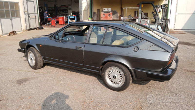Usato 1981 Alfa Romeo 2000 2.0 Benzin 130 CV (18.000 €)