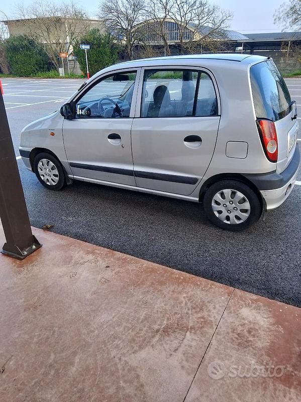 Usata Hyundai Atos 59 CV (43 kW) 2003 Grigio Utilitaria