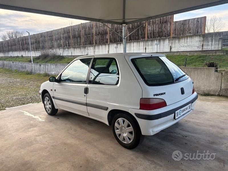 Usata Peugeot 106 50 CV (36 kW) 1998 Bianco Utilitaria