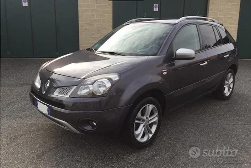 Usata Renault Koleos 150 CV (110 kW) 2011 Grigio SUV