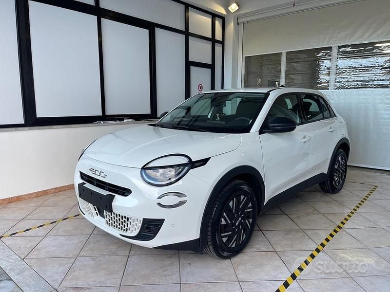 Usata Fiat 600 100 CV (73 kW) 2024 Bianco SUV