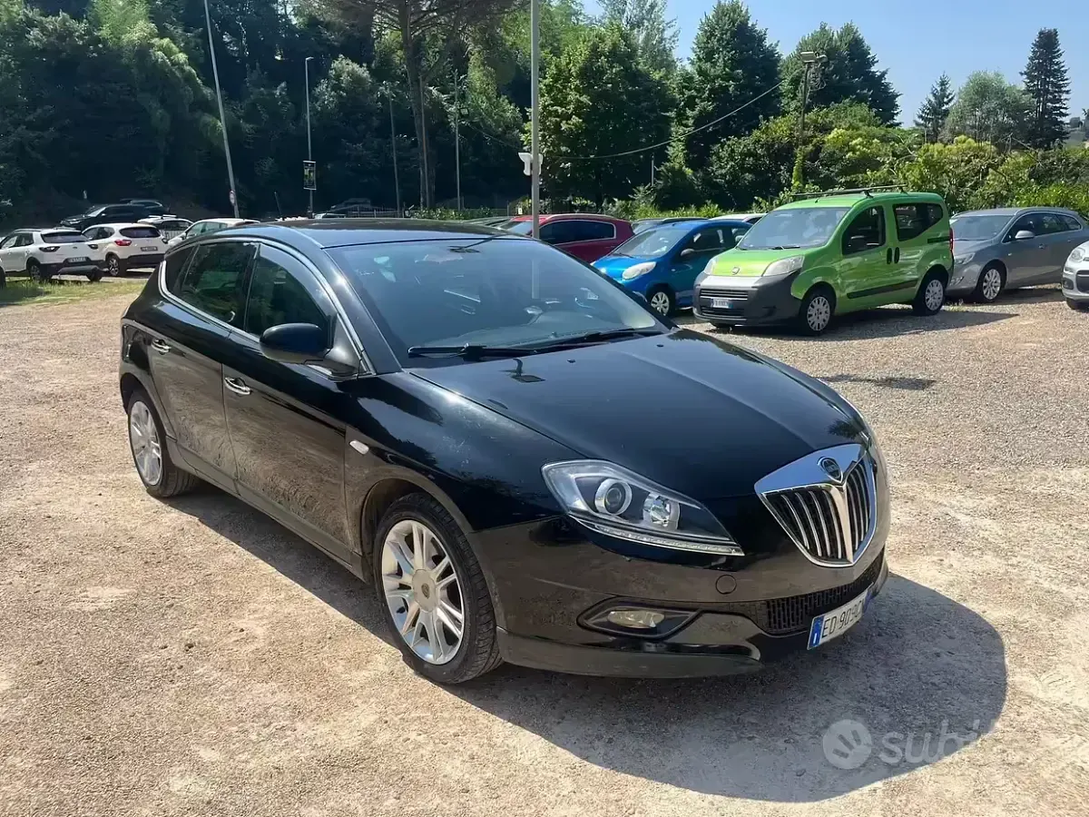 Usata Lancia Delta 190 CV (139 kW) 2010 Nero Utilitaria