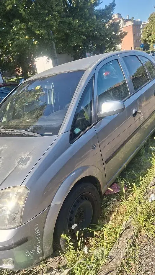 Usata Opel Meriva 101 CV (74 kW) 2004 Giallo Monovolume