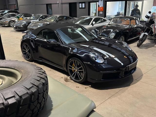 Usata Porsche 911 Turbo S 650 CV (478 kW) 2022 Nero metallizzato Cabrio