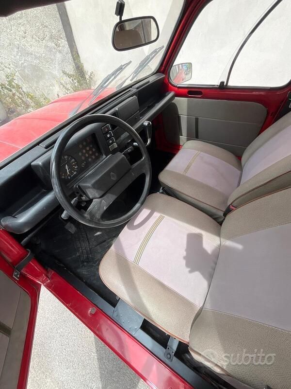 Usata Renault R4 33 CV (24 kW) 1991 Rosso Berlina