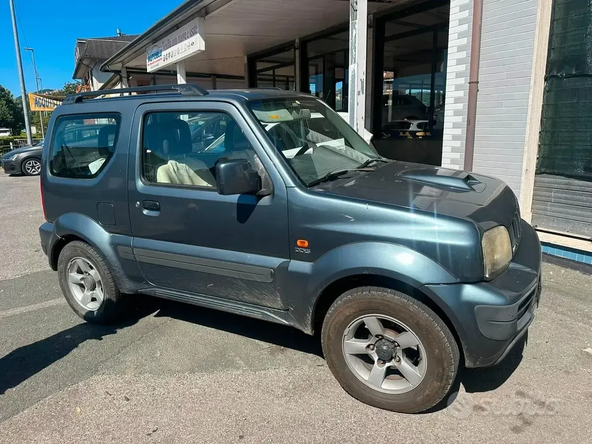 Usata Suzuki Jimny 86 CV (63 kW) 2008 Bluazzurro SUV