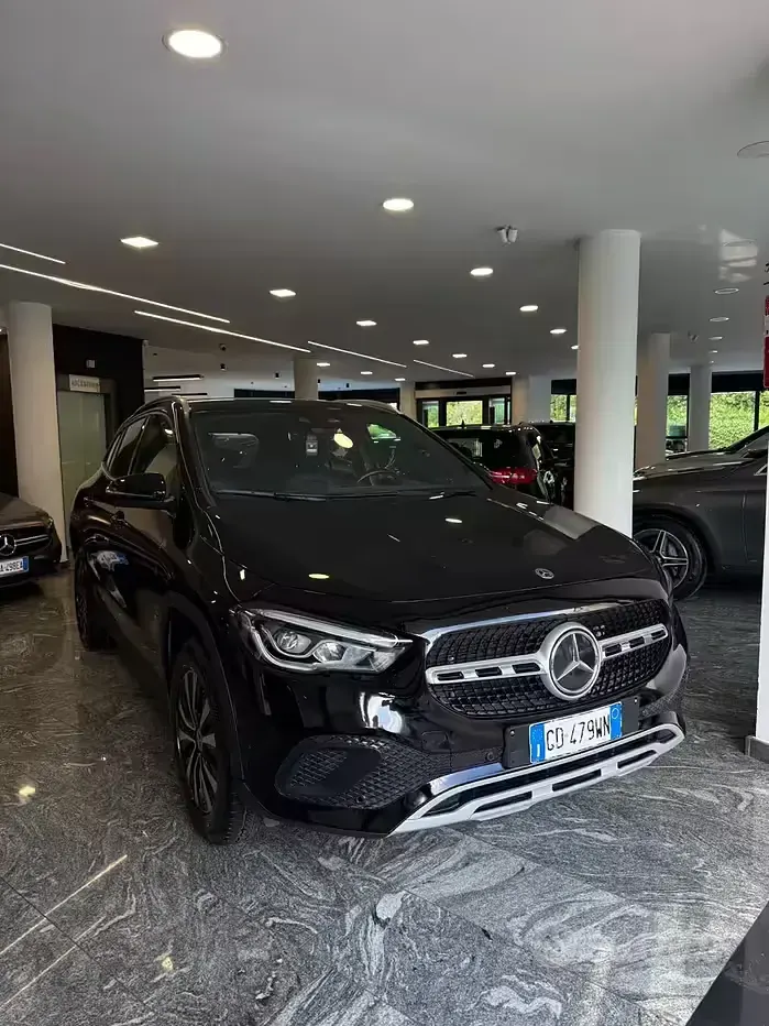 Usata Mercedes GLA200 150 CV (110 kW) 2021 Nero SUV