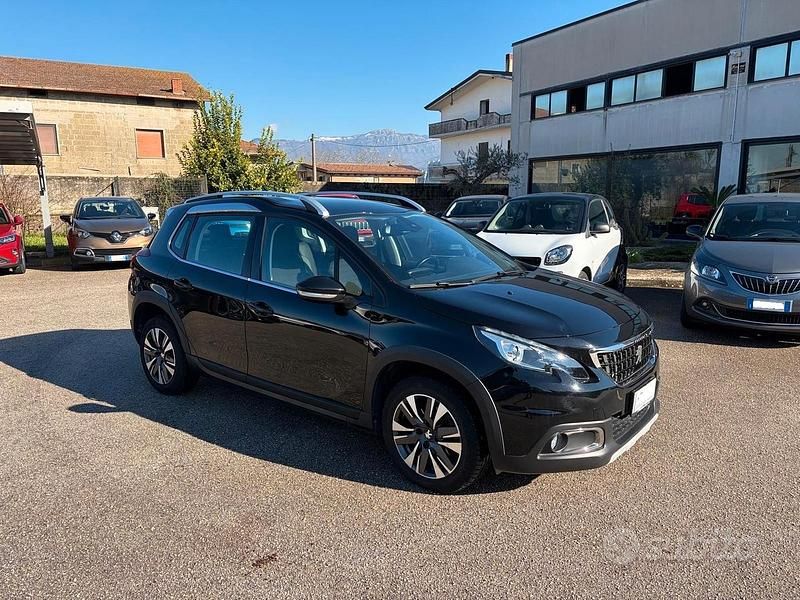 Usata Peugeot 2008 Allure 120 CV (88 kW) 2019 Nero SUV