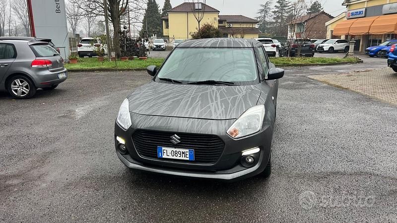 Usata Suzuki Swift Cool 90 CV (66 kW) 2018 Grigio Berlina