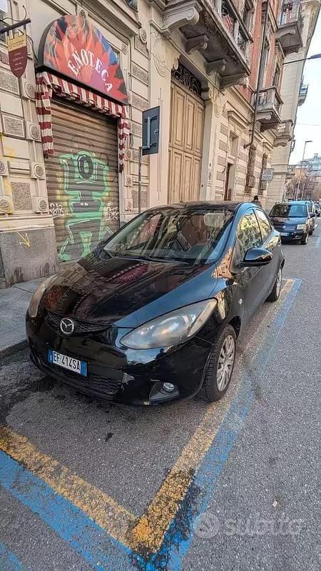 Usata Mazda 2 75 CV (55 kW) 2011 Nero Utilitaria