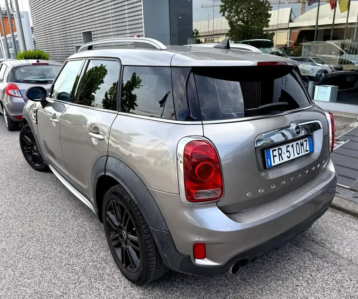 Usado Mini One D Countryman 116 CV (85 kW) 2018 Gris SUV