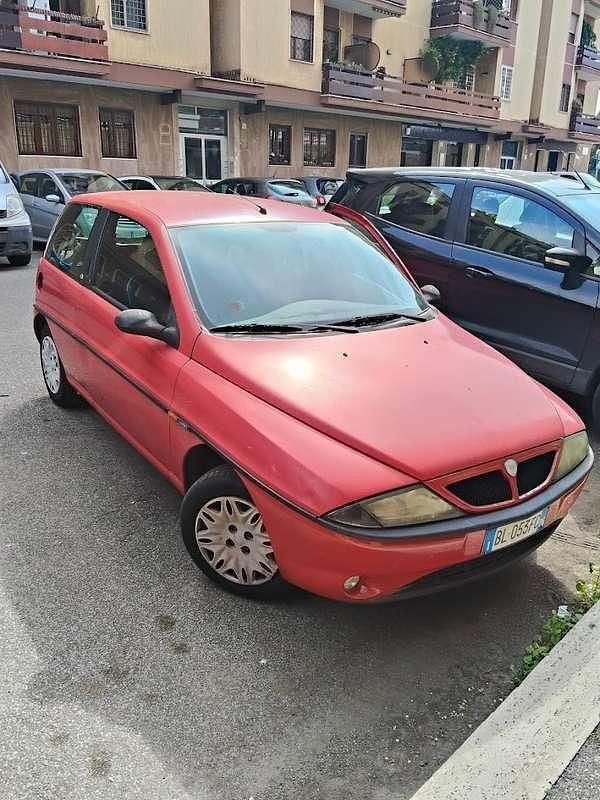 Usata Lancia Ypsilon 54 CV (39 kW) 2000 Rosso Utilitaria