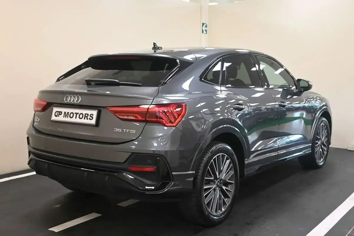 Usata Audi Q3 Sportback S-Line 150 CV (110 kW) 2023 Grigio SUV