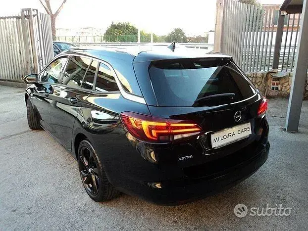 Usata Opel Astra 122 CV (89 kW) 2020 Nero Station wagon