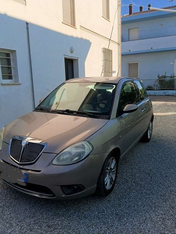 Usata Lancia Ypsilon 90 CV (66 kW) 2007 Utilitaria