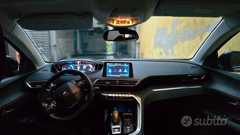 Usata Peugeot 3008 131 CV (96 kW) 2022 Grigio SUV