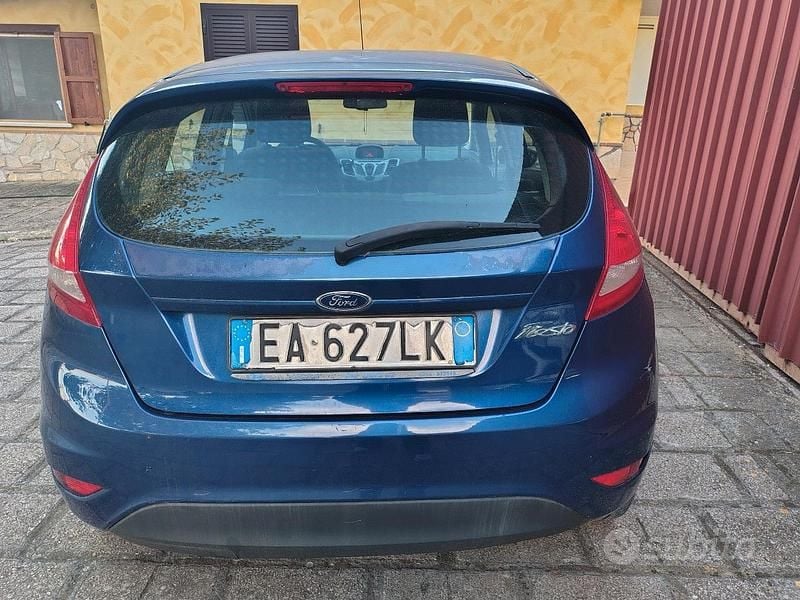 Usata Ford Fiesta 96 CV (70 kW) 2010 Blu Utilitaria