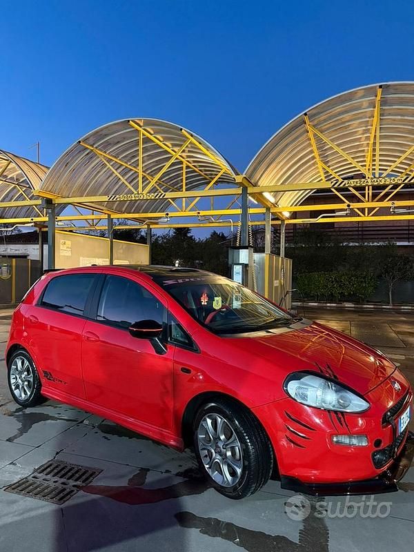 Usata Fiat Punto 75 CV (55 kW) 2013 Rosso Berlina